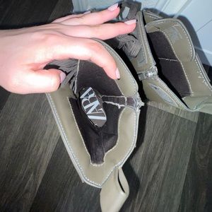 Size 5 Zara boots never used !